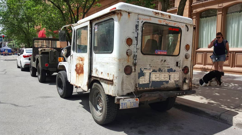 Illustration for article titled My $500 Postal Jeep Got Rammed By A Hummer H2 And Somehow I'm Still Alive